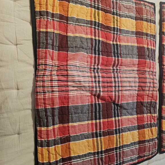 Pottery Barn Plaid Quilt Queen Size With 2 Matching Shams - Picture 6 of 7